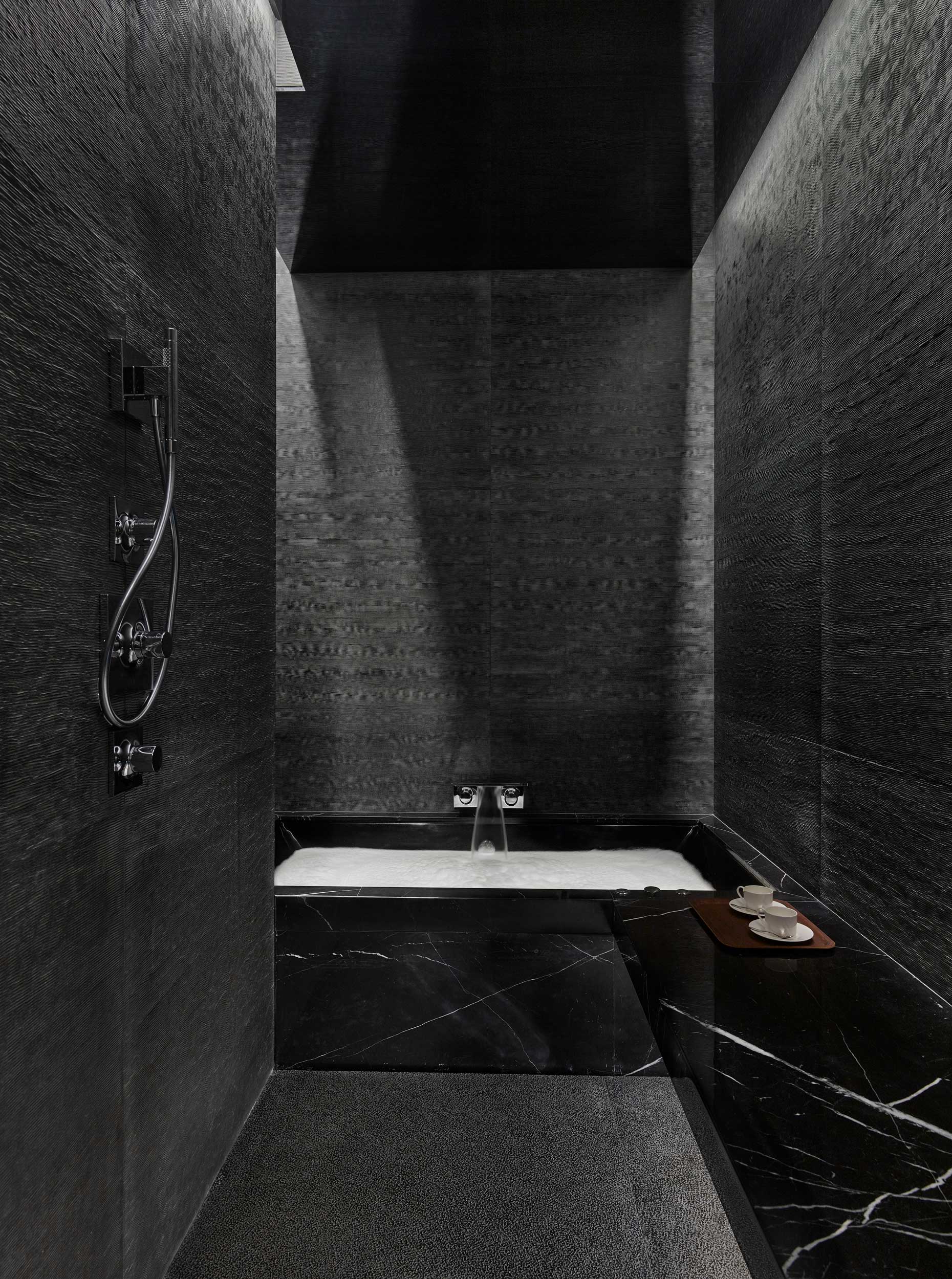 Taikoo-Place-apartments-bathroom